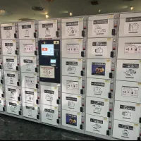 サンリオピューロランドでポムポムプリン30周年イベントが開幕し、約200点の展示や最新技術の3Dフィギュア、限定フードなど癒やしの特別企画が多数展開されている。(写真/黃信維撮影) サンリオピューロランドでポムポムプリン30周年イベントが開幕し、約200点の展示や最新技術の3Dフィギュア、限定フードなど癒やしの特別企画が多数展開されている。(写真/黃信維撮影)