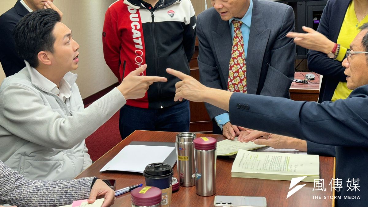 勞動部就業安定基金爆發濫用爭議,最終召委黃秀芳宣布,18日僅審查公務預算,就安基金預算停止審查。(林湘淇攝) 勞動部就業安定基金爆發濫用爭議,最終召委黃秀芳宣布,18日僅審查公務預算,就安基金預算停止審查。(林湘淇攝)