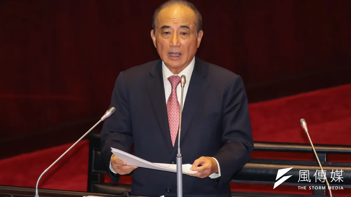 國民黨立委王金平1日於立院總質詢時,備妥講稿並登記最後發言。(顏麟宇攝)