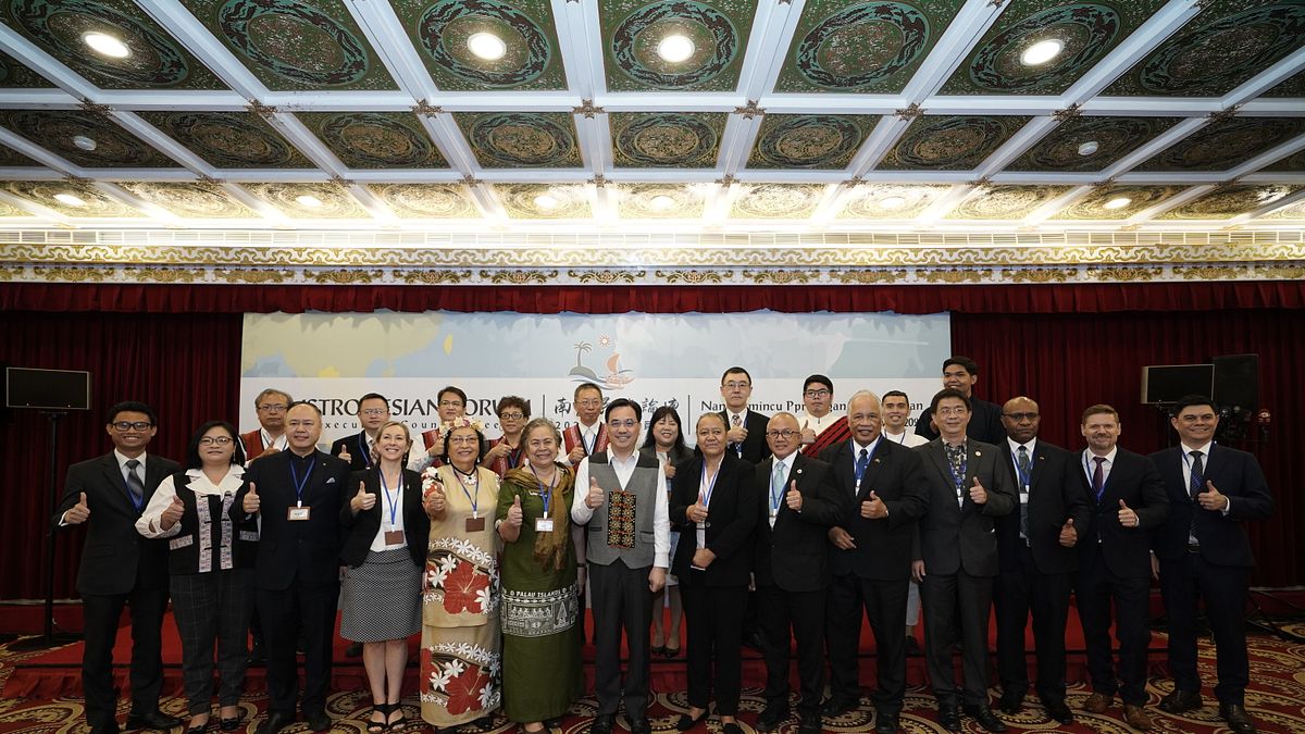 原住民族委員會今日與南島民族論壇會員駐臺使節代表,在臺北召開「2020年執行委員會議」,由論壇執行委員會夷將Icyang主席主持。(圖/原民會提供) 原住民族委員會今日與南島民族論壇會員駐臺使節代表,在臺北召開「2020年執行委員會議」,由論壇執行委員會夷將Icyang主席主持。(圖/原民會提供)