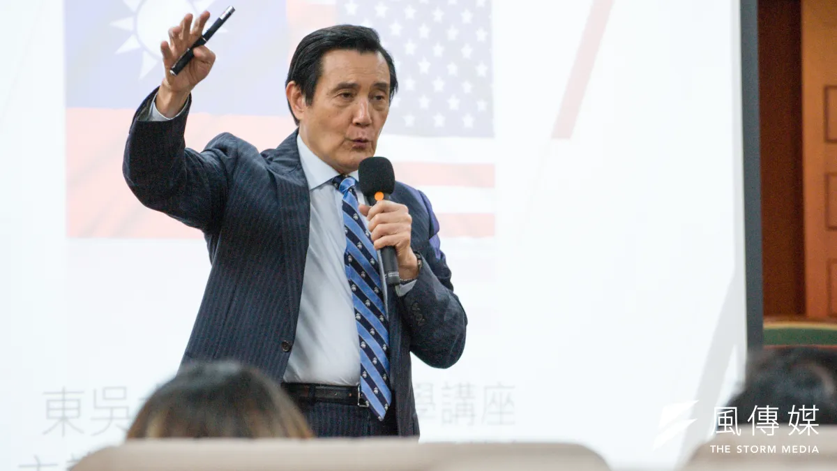 前總統馬英九今(11)日參與東吳大學嚴家淦法學講座「台灣關係法」40周年回顧與展望演講,談及兩岸與台美關係發展。(甘岱民攝)