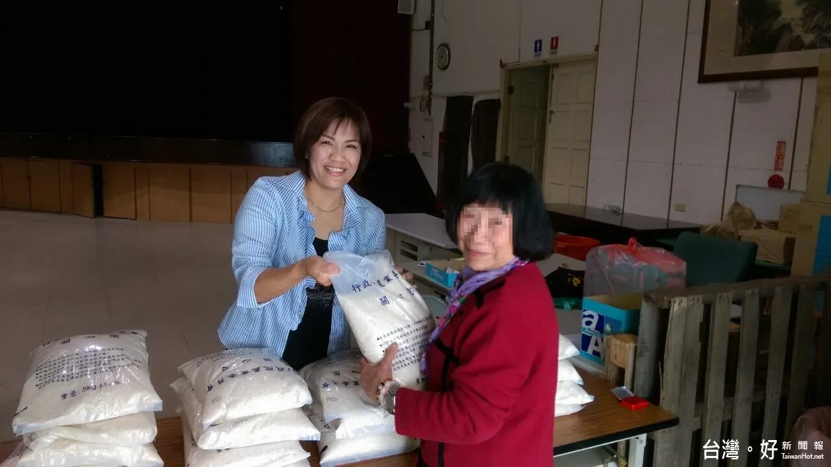 為弱勢送溫飽 竹山食物銀行開倉賑糧