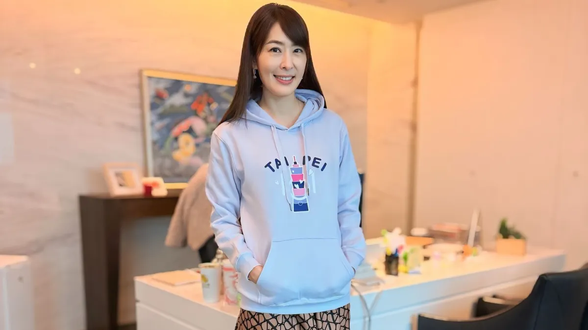 台北101董事長賈永婕宣布販售「永婕同心」帽T周邊,,再次引發爭議。(取自賈永婕臉書)