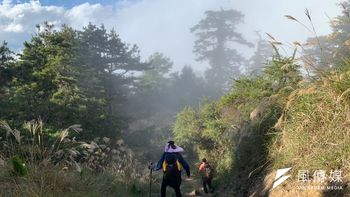 跨山越海結合畢業與成年禮。(資料照,呂紹煒攝) 跨山越海結合畢業與成年禮。(資料照,呂紹煒攝)