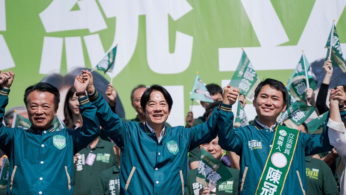 民進黨主席暨總統參選人賴清德引外媒報導指習近平並無攻台計畫,兩岸並無戰爭風險,那麼民進黨還需要抗中保台嗎?(賴清德競選總部提供) 民進黨主席暨總統參選人賴清德引外媒報導指習近平並無攻台計畫,兩岸並無戰爭風險,那麼民進黨還需要抗中保台嗎?(賴清德競選總部提供)