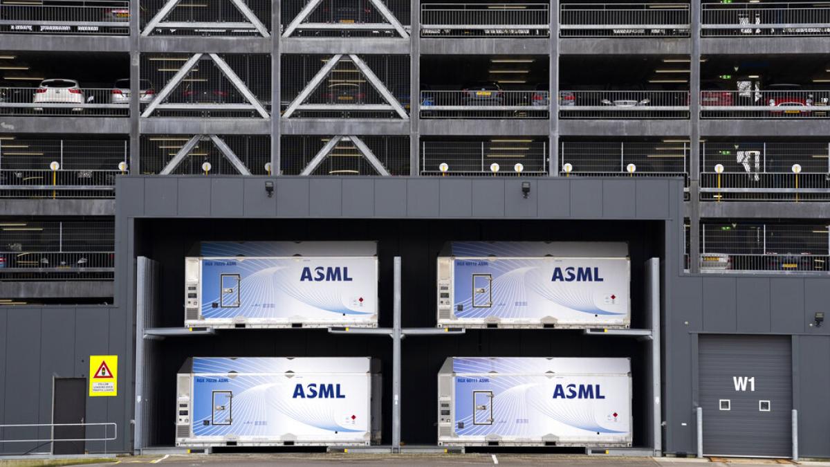 中國開始生產DUV曝光機!ASML股價一度重挫8%,摩根大通:量產後的良率才是關鍵