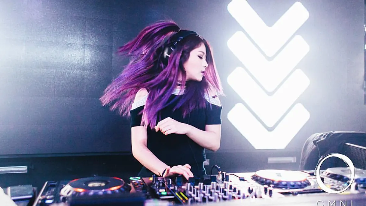 鍾愛嘻哈風格的RayRay是第一位登上Thre3style全球決賽的女DJ(圖/DeeJay RayRay提供)