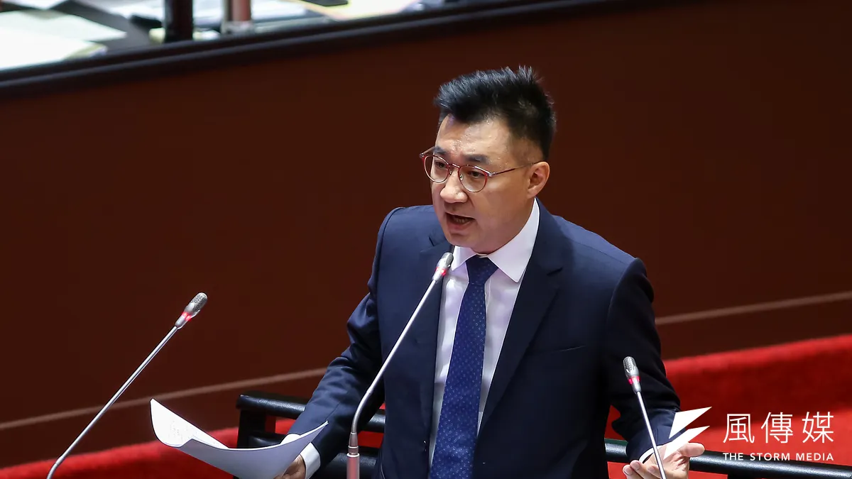 作者認為,如今的國民黨,與當年的老蔣都犯同樣一個錯誤,就是太考慮個人、政黨權勢的得失,把百姓的疾苦都忘了。圖為國民黨主席、立委江啟臣29日於立院質詢。(資料照,顏麟宇攝)