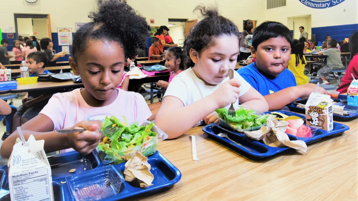 「午餐羞辱」(lunchshaming)竟是美國孩子普遍遇到的狀況。(圖/ U.S. Department of Agriculture@flickr)