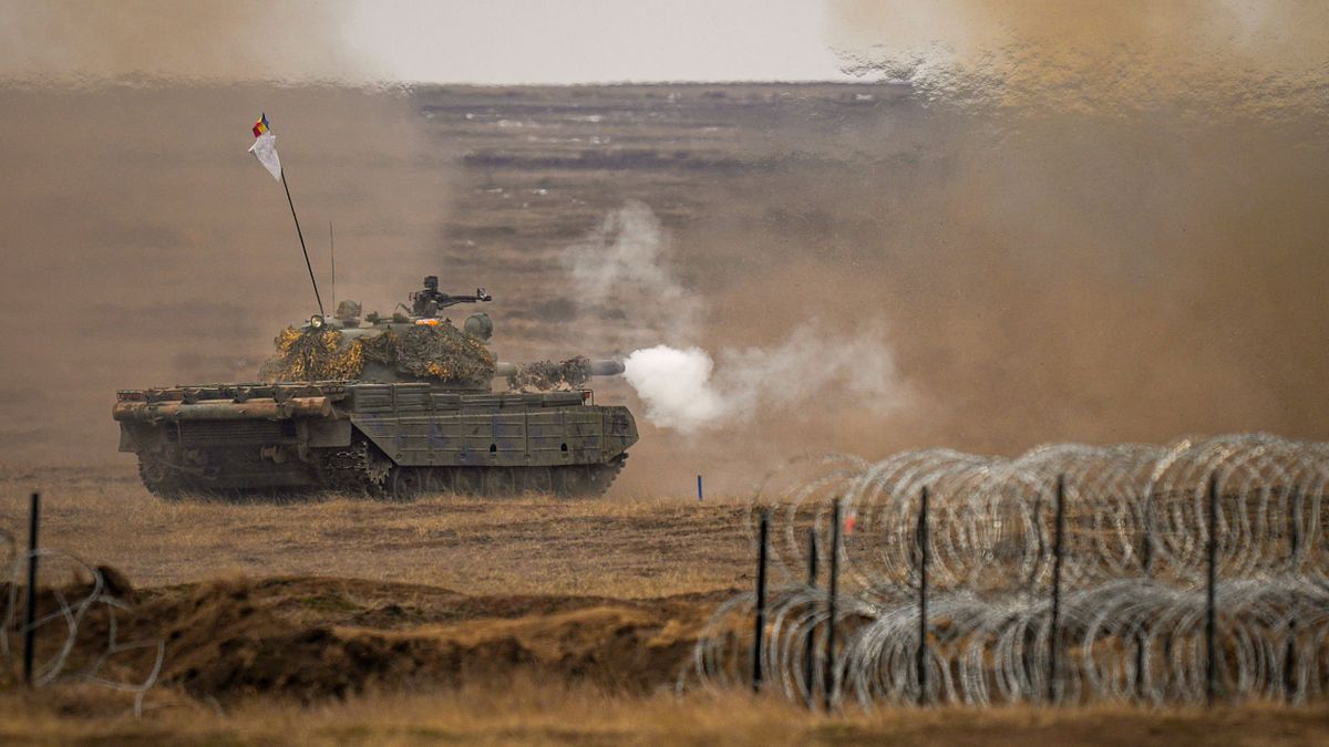 聚集羅馬尼亞參與聯合軍演的北約歐洲軍隊。(美聯社) 聚集羅馬尼亞參與聯合軍演的北約歐洲軍隊。(美聯社)