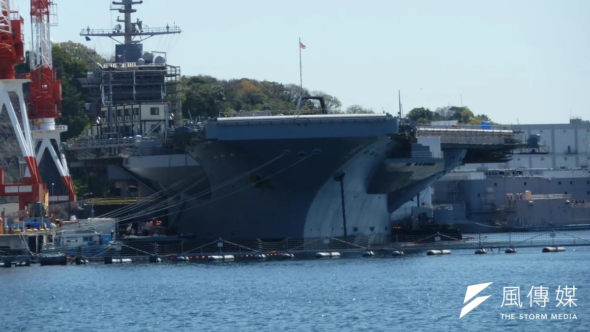 以橫須賀為母港的美國核子動力航空母艦喬治華盛頓號(見圖),是美軍太平洋艦隊的核心戰力之一。(楊舒媚攝)