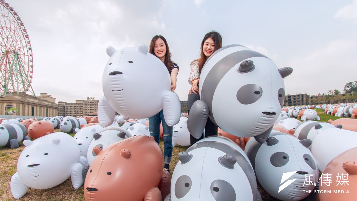 義大世界與CN卡通頻道繼攜手卡通路跑、卡通野餐後,再次合作打造全台史上最多1001隻熊。(圖/徐炳文攝) 義大世界與CN卡通頻道繼攜手卡通路跑、卡通野餐後,再次合作打造全台史上最多1001隻熊。(圖/徐炳文攝)