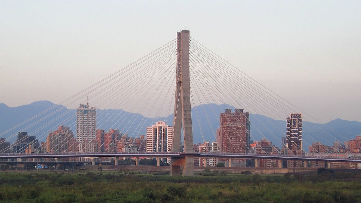 三重新北大橋可通往板橋。(圖/Flickr@Ken Marshall) 三重新北大橋可通往板橋。(圖/Flickr@Ken Marshall)