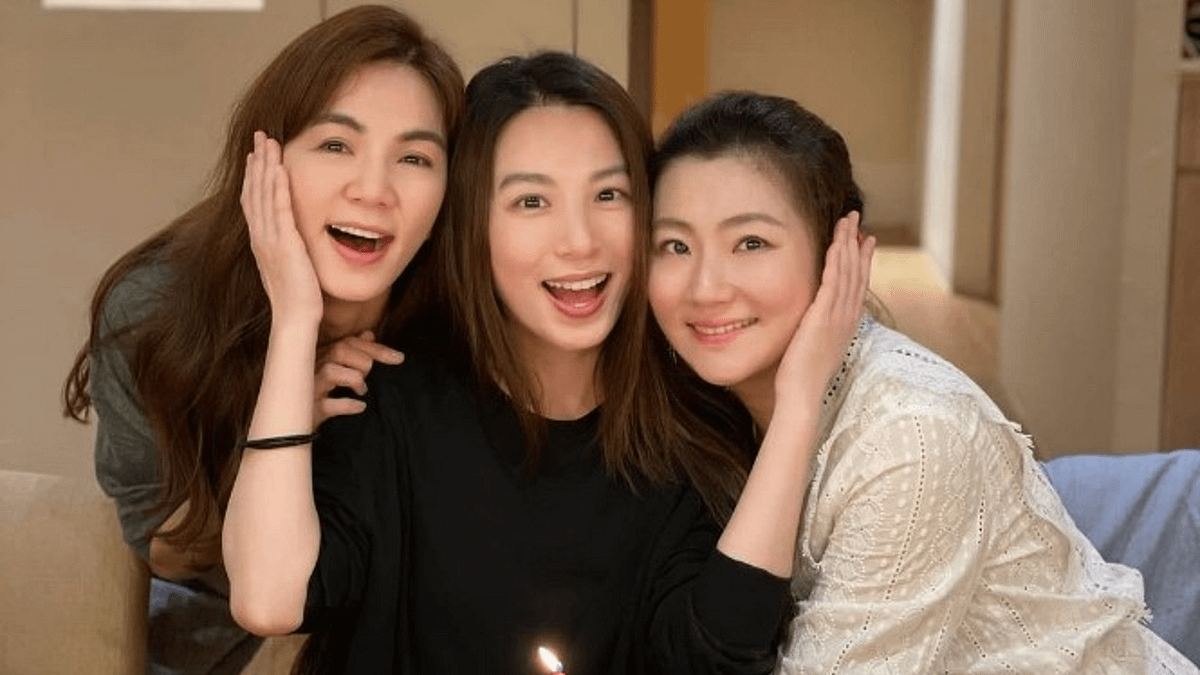 Selina驚喜宣布懷孕喜訊,好姊妹Ella、田馥甄也送上祝福。(圖/翻攝自Selina IG) Selina驚喜宣布懷孕喜訊,好姊妹Ella、田馥甄也送上祝福。(圖/翻攝自Selina IG)