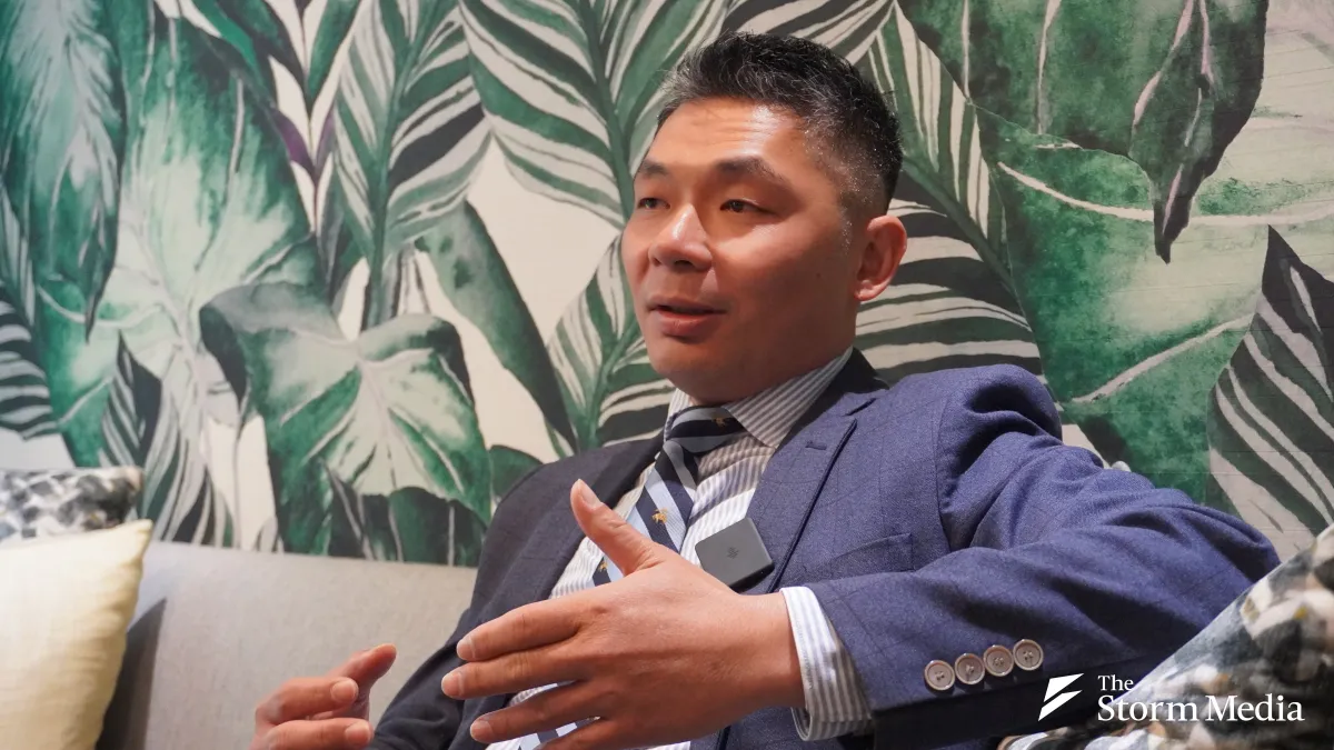 Hsu Yu-jen argues that dialogue and military preparedness are not mutually exclusive — Taiwan can 'speak softly while carrying a big stick.' (Photo by Chang Yu-ping)
