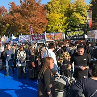 「酒屋角打ちフェス」は多彩なお酒と企画で来場者を楽しませた。(写真/酒屋角打ちフェス提供) 「酒屋角打ちフェス」は多彩なお酒と企画で来場者を楽しませた。(写真/酒屋角打ちフェス提供)
