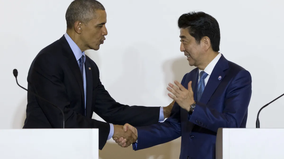 歐巴馬與安倍晉三。(美聯社)