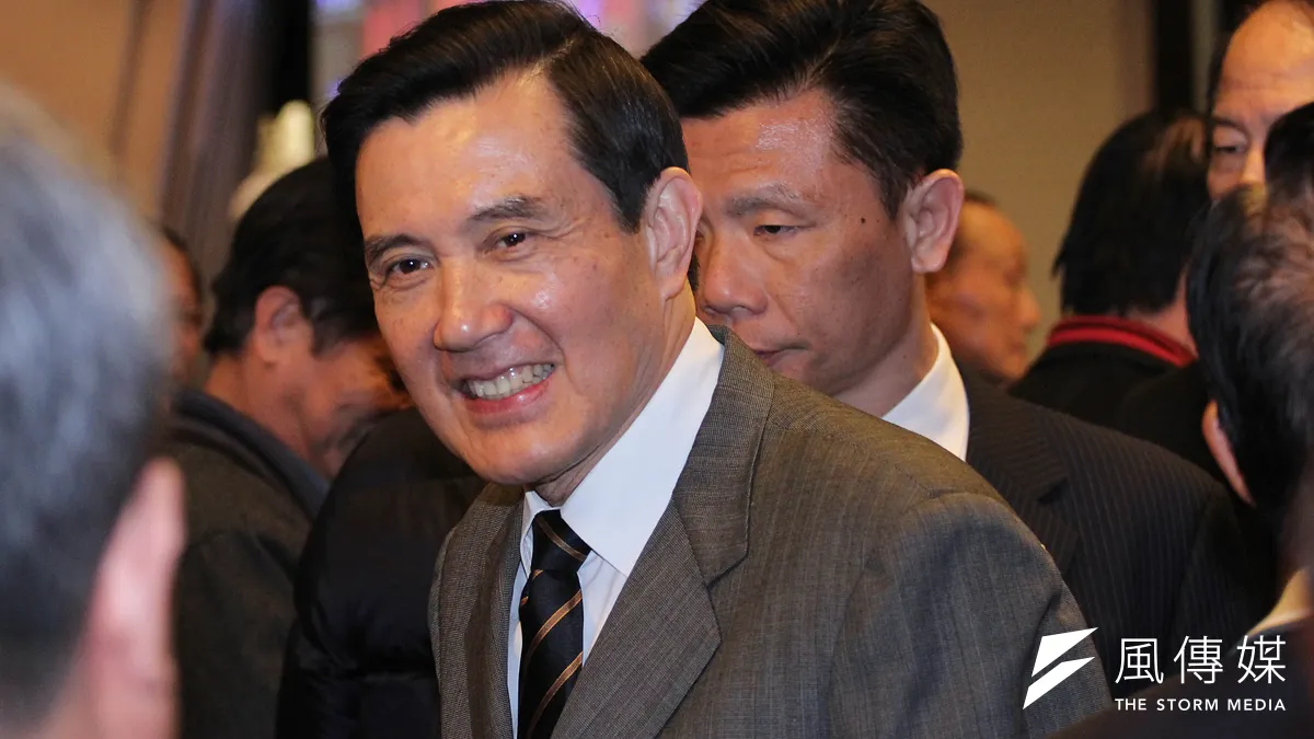 媒體詢問前總統馬英九新政府在沖之鳥護漁態度是否太軟弱?他說,社會自有公評。(資料照,葉信菉攝) 媒體詢問前總統馬英九新政府在沖之鳥護漁態度是否太軟弱?他說,社會自有公評。(資料照,葉信菉攝)