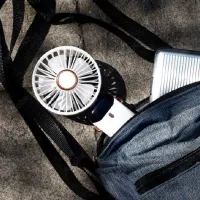 INFORICHとNITEの共同調査により、夏のモバイルバッテリー利用における高温や衝撃などの危険な実態が浮き彫りになり、適切な管理と安全なシェアリングサービスの重要性が示された。 (写真/CHARGESPOT PR事務局提供) INFORICHとNITEの共同調査により、夏のモバイルバッテリー利用における高温や衝撃などの危険な実態が浮き彫りになり、適切な管理と安全なシェアリングサービスの重要性が示された。 (写真/CHARGESPOT PR事務局提供)
