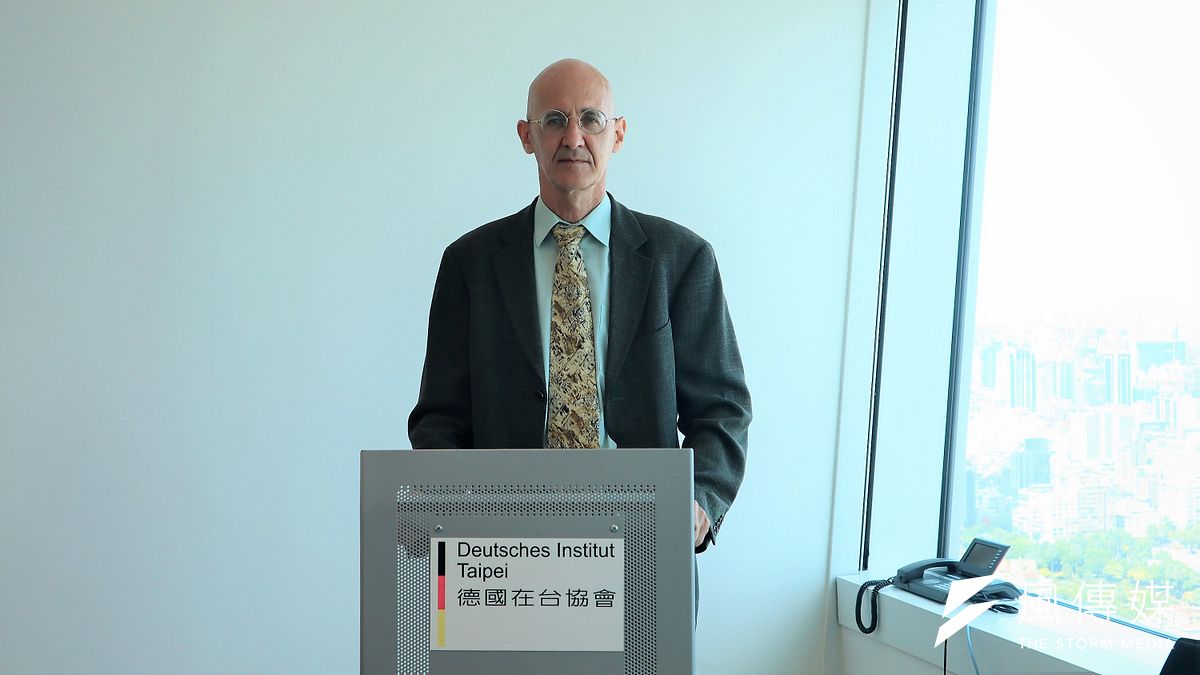德國在台協會處長許佑格9月27日舉辦德國大選說明會。(蔡娪嫣攝) 德國在台協會處長許佑格9月27日舉辦德國大選說明會。(蔡娪嫣攝)