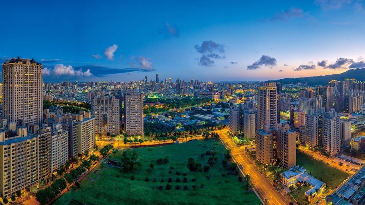 農十六特區擁有萬坪凹子底公園,土地珍貴稀有,區域內豪宅林立成指標。 農十六特區擁有萬坪凹子底公園,土地珍貴稀有,區域內豪宅林立成指標。