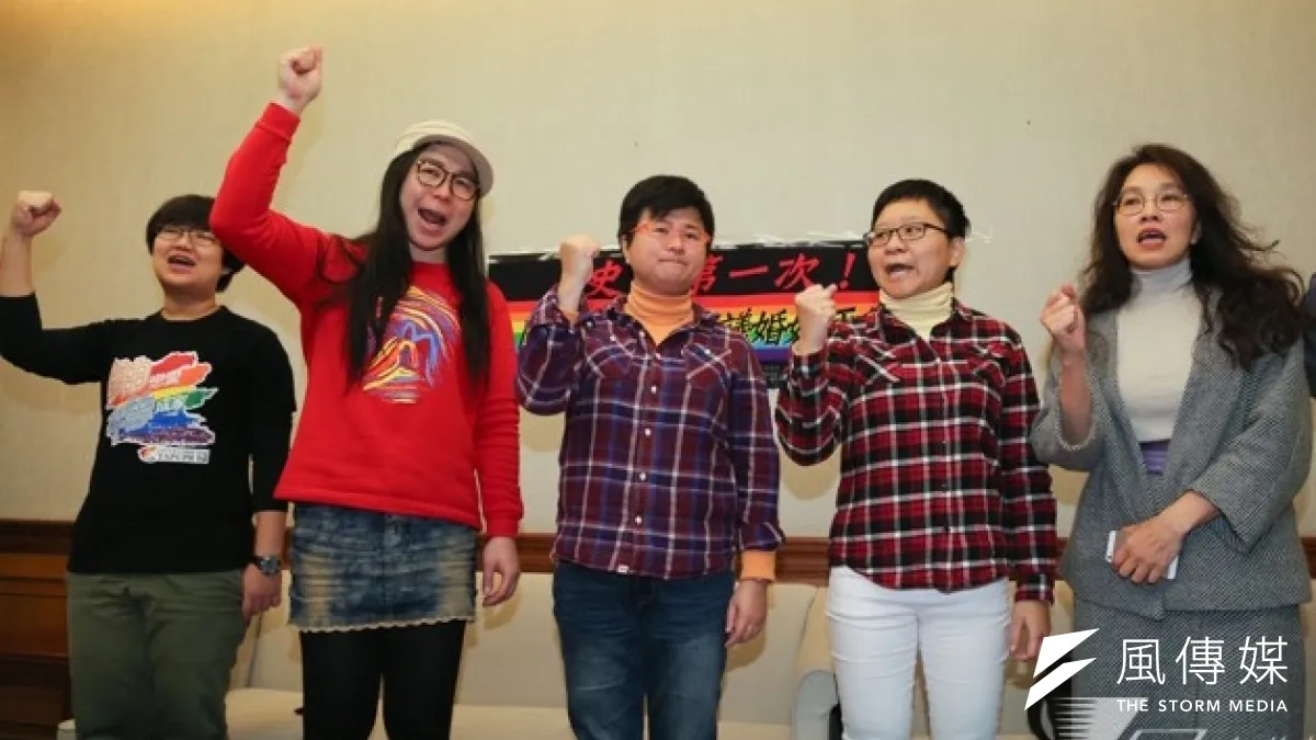 立法院司法委員會22日將針對婚姻平權民法修正草案進行初審,伴侶盟19日舉行記者會,呼籲立委順應民意,對選民和公民負責,不要抵制法案。(余志偉攝)