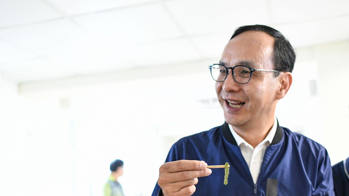 前新北市長朱立倫的「台灣更好,立倫行腳」行動6日前往澎湖。對於外界關心的自經區議題,朱立倫表示,自經區是國民黨的共同政見,不只要先有一個自由經濟示範區,將來更要推動到全台灣。(朱立倫辦公室提供) 前新北市長朱立倫的「台灣更好,立倫行腳」行動6日前往澎湖。對於外界關心的自經區議題,朱立倫表示,自經區是國民黨的共同政見,不只要先有一個自由經濟示範區,將來更要推動到全台灣。(朱立倫辦公室提供)