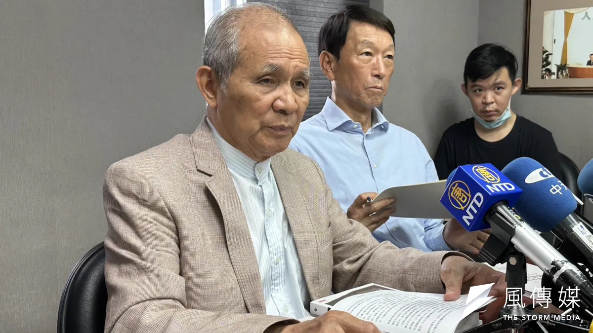 基金會董事長黃煌雄出席25日出席台北政經學院基金會和平安全中心「2024國防評估報告發布記者會」。(羅立邦攝)