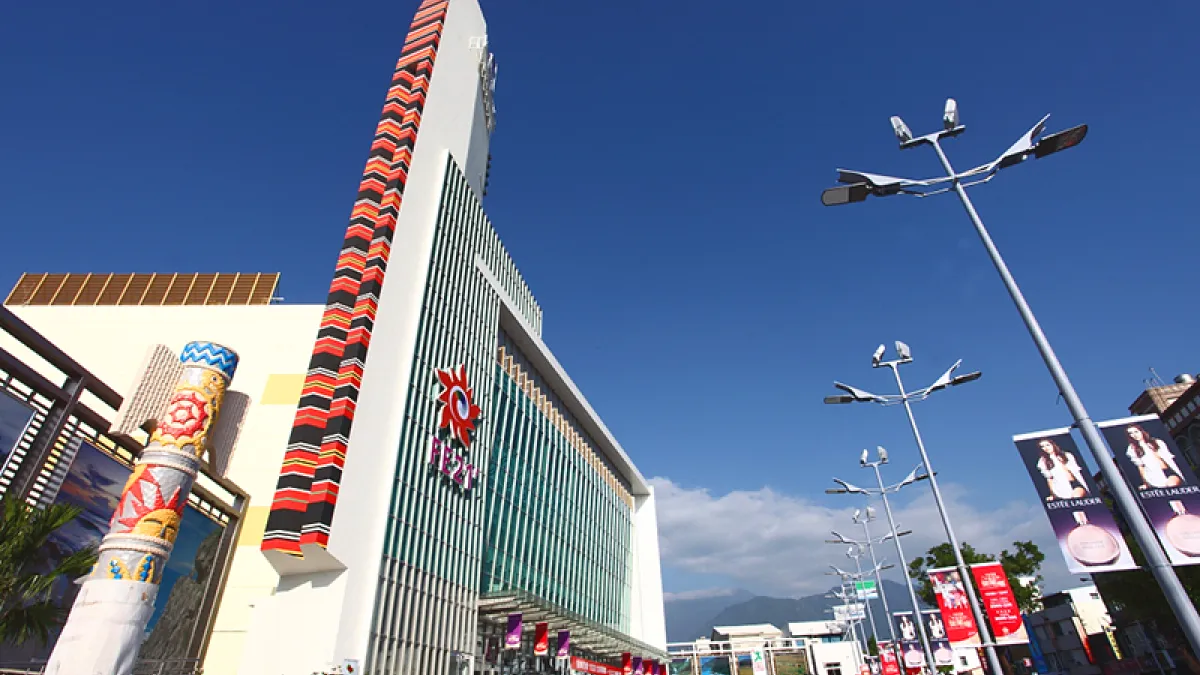 遠東百貨表示,5月人潮有回來,但消費動能受疫情影響,沉寂了一段時間,第2季業績明顯還沒恢復。(取自花蓮遠百官網)