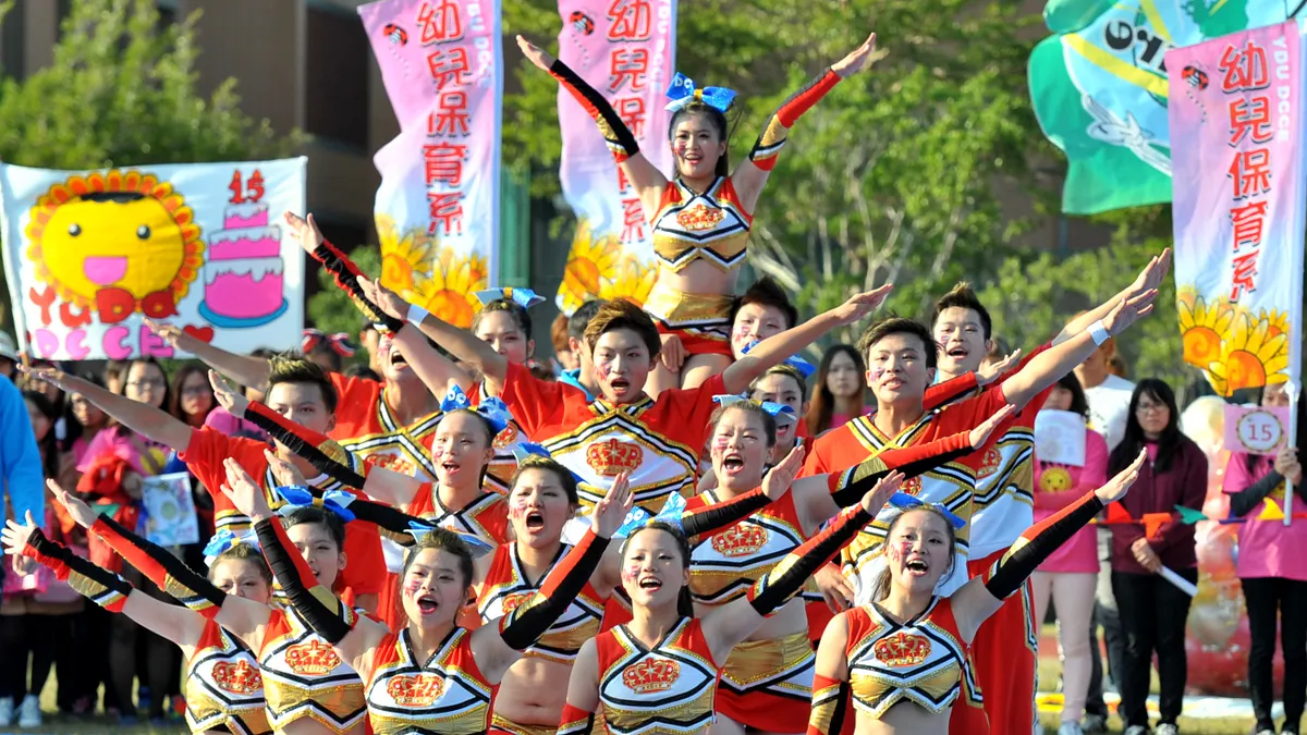 育達幼保系學生啦啦隊表演。(圖/育達科大提供)