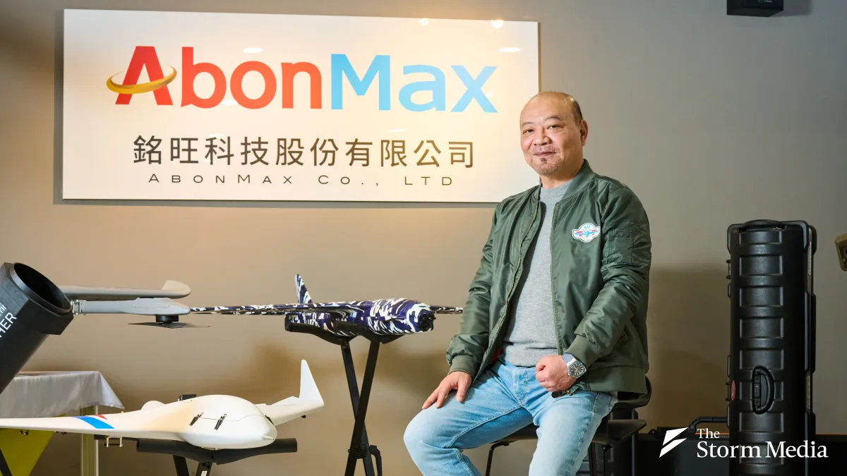 MinTech Technology Chairman Zhou Wei-kun (周維昆) compares AI to a person's brain, while autonomous defense hardware systems are like the body, stating "if the brain is controlled by others, no matter how strong the body is, it cannot be autonomous." (Photo