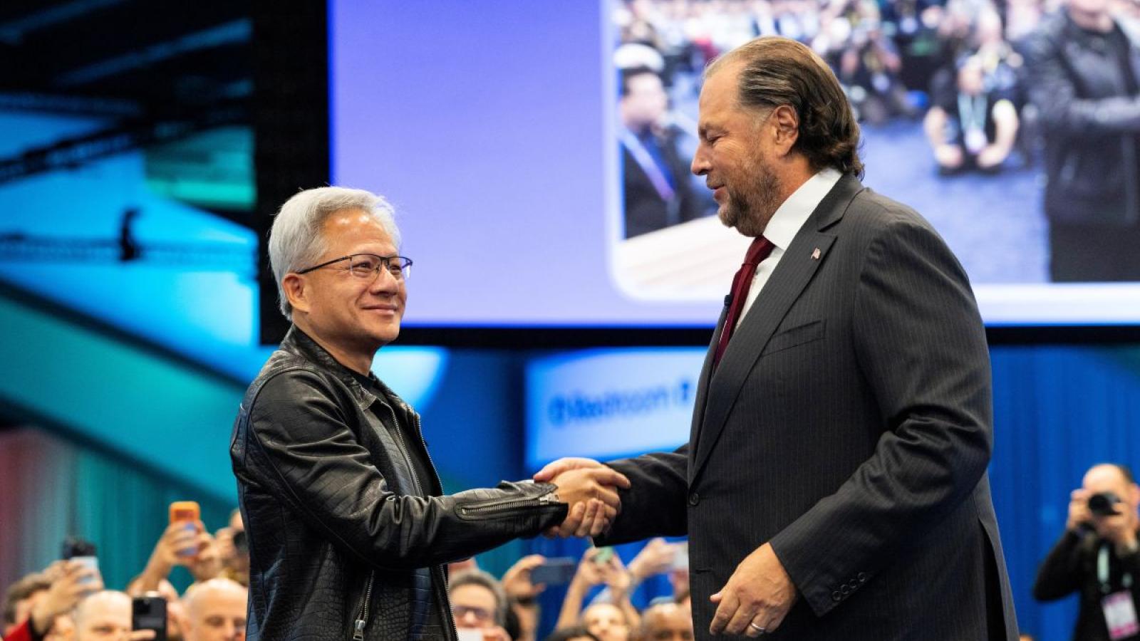 從雲端大腦到實體機器人!NVIDIA攜手Salesforce發表CRM推理模型Koa,安提同步推Jetson Thor邊緣AI系統