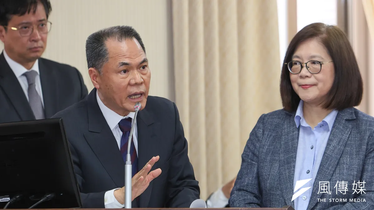 蔡政府危機處理不及格。圖為海委會主管管碧玲和海巡署長周美伍就金門翻船案立法院備詢。(顏麟宇攝)