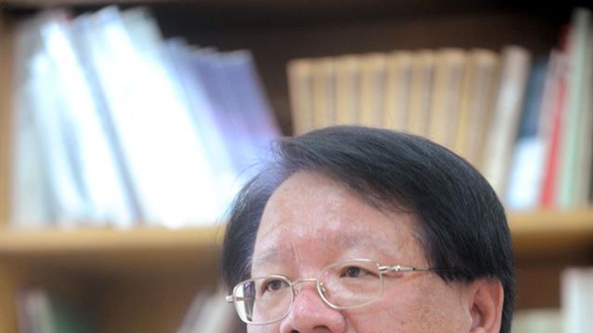 中共解放軍將於台灣海峽水域實彈演習,前國安會副秘書長張榮豐16日表示,這是利用網路做心理戰,是中國大陸官方媒體故意擴大。(資料照,取自張榮豐臉書) 中共解放軍將於台灣海峽水域實彈演習,前國安會副秘書長張榮豐16日表示,這是利用網路做心理戰,是中國大陸官方媒體故意擴大。(資料照,取自張榮豐臉書)