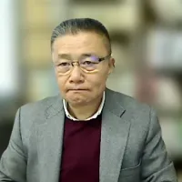 移住連・鳥井代表は、国を問わず「辞める権利」こそが受入制度の最低条件であり、転籍制限を残す新制度は実質的な奴隷労働に過ぎないと断じた。(写真/FPCJ提供) 移住連・鳥井代表は、国を問わず「辞める権利」こそが受入制度の最低条件であり、転籍制限を残す新制度は実質的な奴隷労働に過ぎないと断じた。(写真/FPCJ提供)
