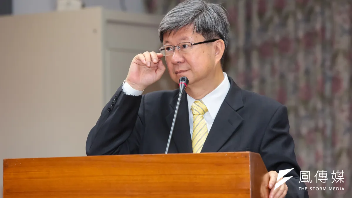 教育部長吳思華5日至教育委員會備詢時說「任內最驕傲的是課綱沒爭議」,吳6日表示,他指的是和專家學者共同完成12年國教課綱的擬定,對於課綱微調的爭議,他則表達遺憾。(顏麟宇攝)