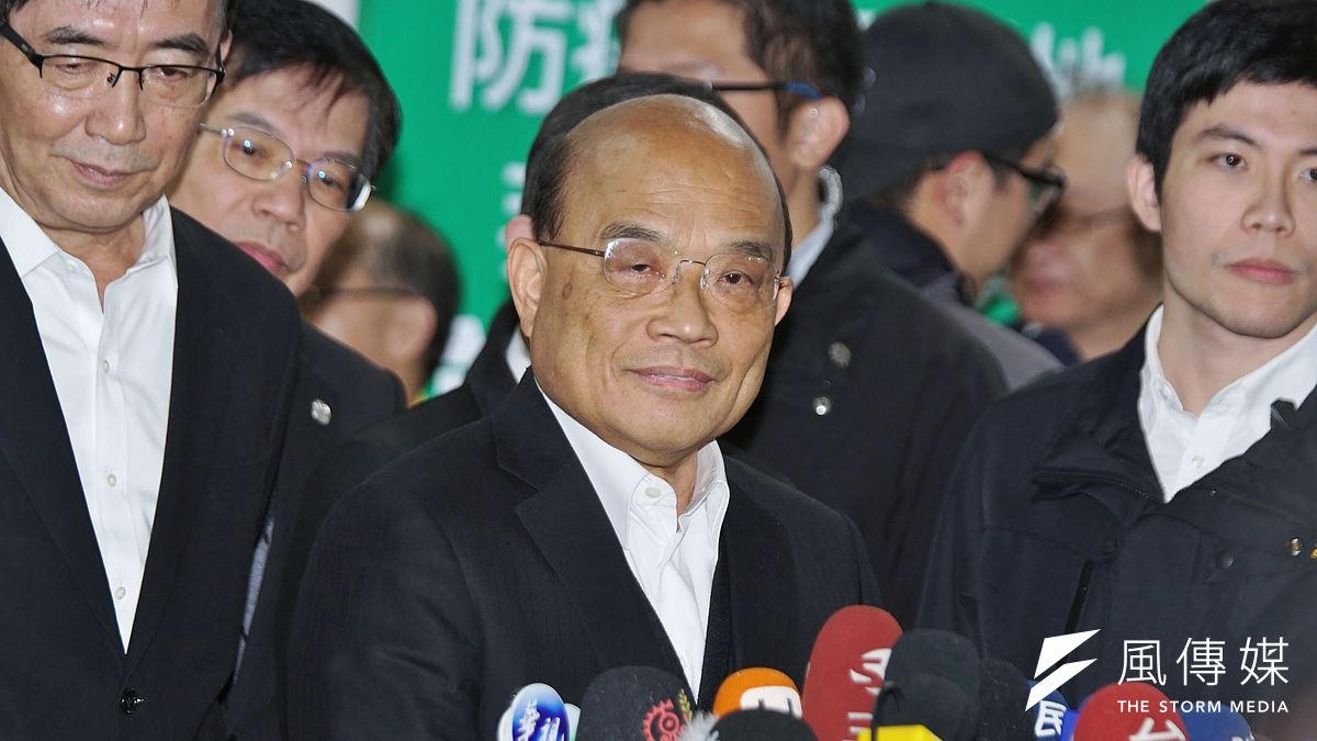 行政院長蘇貞昌 (見圖)認為,台灣確診病例少的現況,是靠防疫團隊齊心努力、在不同崗位上盡忠職守才能獲得的成果。(盧逸峰攝) 行政院長蘇貞昌 (見圖)認為,台灣確診病例少的現況,是靠防疫團隊齊心努力、在不同崗位上盡忠職守才能獲得的成果。(盧逸峰攝)