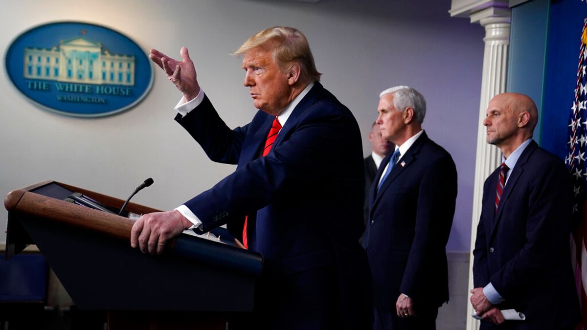 美國總統川普召開記者會說明新冠肺炎疫情。(美聯社) 美國總統川普召開記者會說明新冠肺炎疫情。(美聯社)