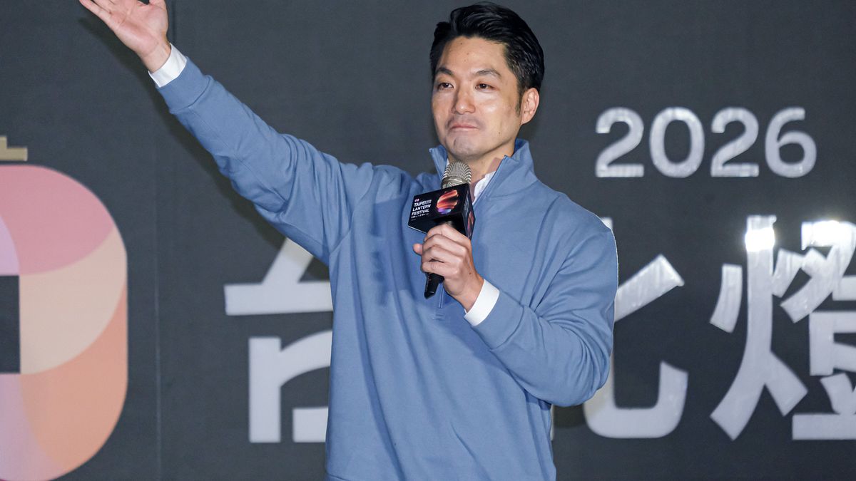 台北燈節「這裡是上海」網戰翻!民眾怒吼「這裡是台灣」,網友神邏輯反諷:是台灣併了中國吧