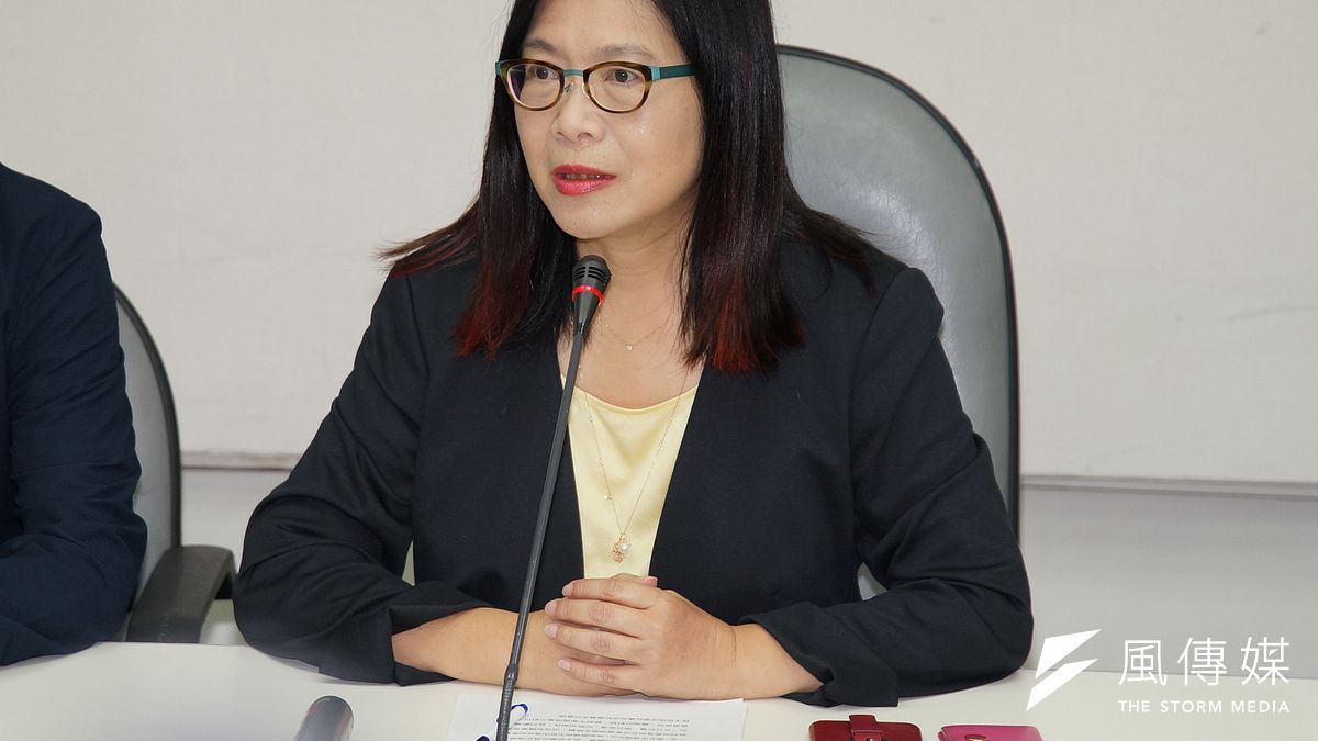 立法院將舉辦「確立違反學術倫理案件客觀公正之處理原則」公聽會,民進黨立委管碧玲27在臉書痛批這是違法鬧劇,民進黨黨團拒絕奉陪。(資料照,盧逸峰攝) 立法院將舉辦「確立違反學術倫理案件客觀公正之處理原則」公聽會,民進黨立委管碧玲27在臉書痛批這是違法鬧劇,民進黨黨團拒絕奉陪。(資料照,盧逸峰攝)