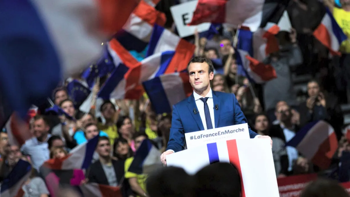 法國總統馬克宏公布官方肖像,照片中藏有許多小細節。(圖/ Emmanuel Macron@facebook)