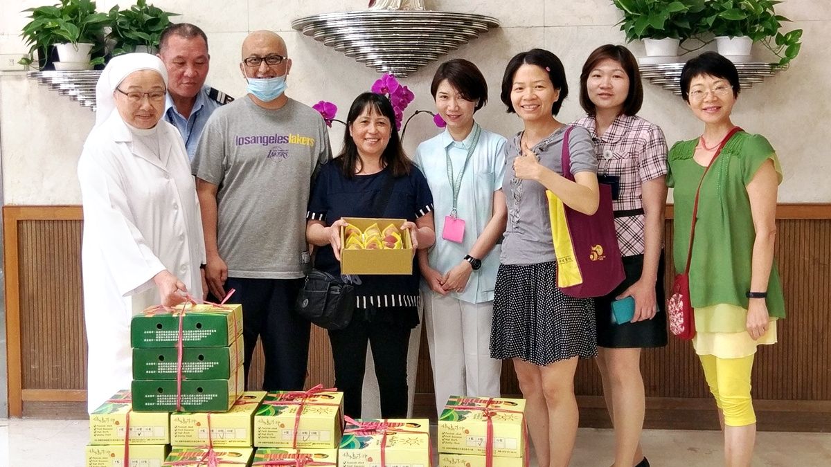 賣水蜜桃助繳醫藥費 聖保祿醫院展現大愛 賣水蜜桃助繳醫藥費 聖保祿醫院展現大愛