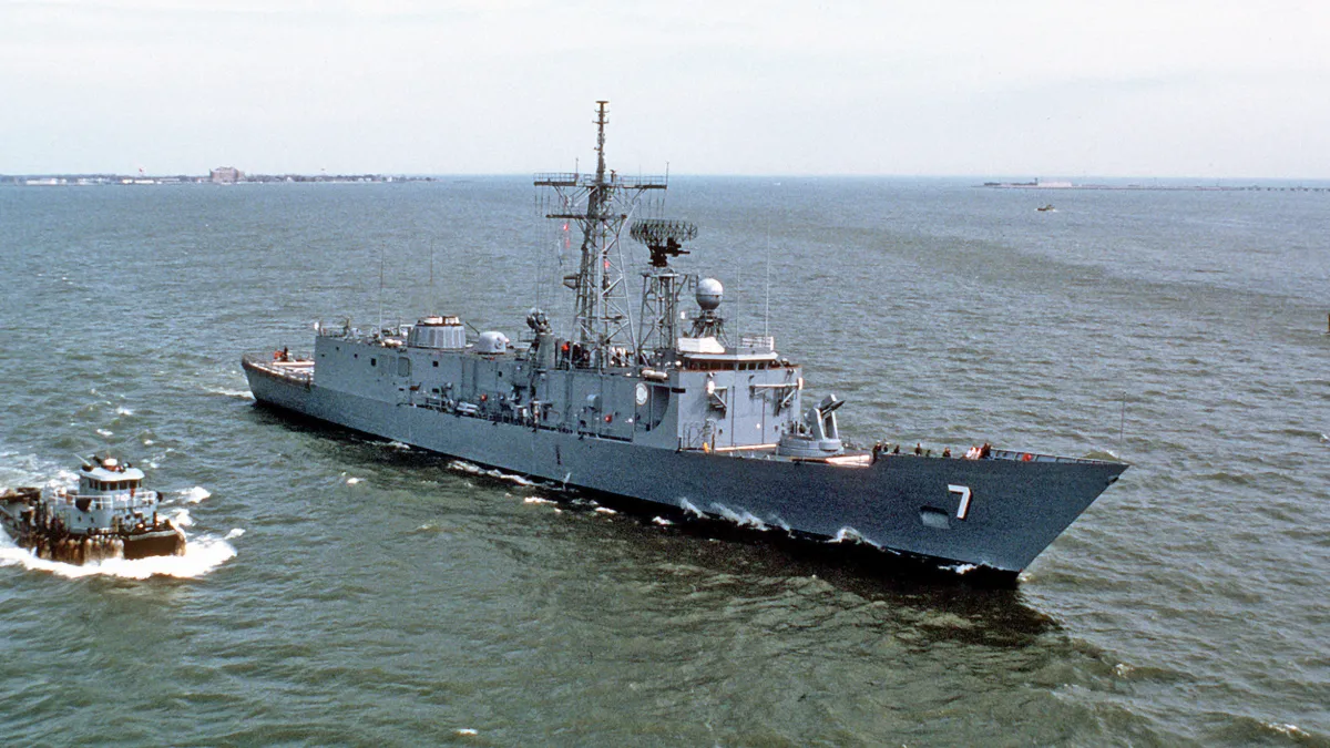 圖為派里級艦奧利佛.哈澤.派里號。(取自維基百科,Navy Camera Operator: PHC FRANCAVILLO 攝/CC BY 4.0)