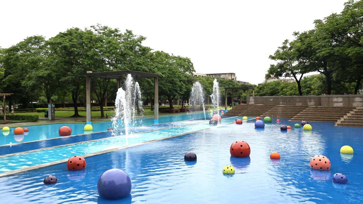 盛夏消暑一日遊首選!陶博館戲水池 6/17–8/30 沁涼開放
