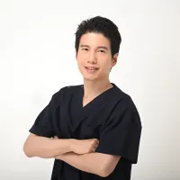台湾出身の林家勳医師が西新宿に三カ国語対応の美容クリニック「The Arte Clinic」を開院し、最新機器を用いたメンテナンス型エイジングケアを提供する。(写真/The Arte Clinic提供) 台湾出身の林家勳医師が西新宿に三カ国語対応の美容クリニック「The Arte Clinic」を開院し、最新機器を用いたメンテナンス型エイジングケアを提供する。(写真/The Arte Clinic提供)