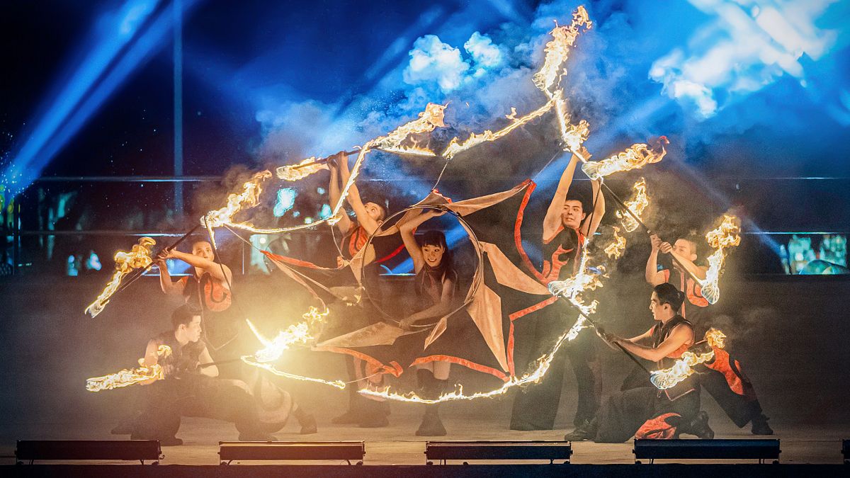 屏東FUN暑假夏日狂歡祭8月6日請來「姐姐」謝金燕動感開唱,8月7日由台灣唯一的火劇職業舞團「即將成真」震撼演出。(圖/屏東縣政府傳播暨國際事務處提供) 屏東FUN暑假夏日狂歡祭8月6日請來「姐姐」謝金燕動感開唱,8月7日由台灣唯一的火劇職業舞團「即將成真」震撼演出。(圖/屏東縣政府傳播暨國際事務處提供)