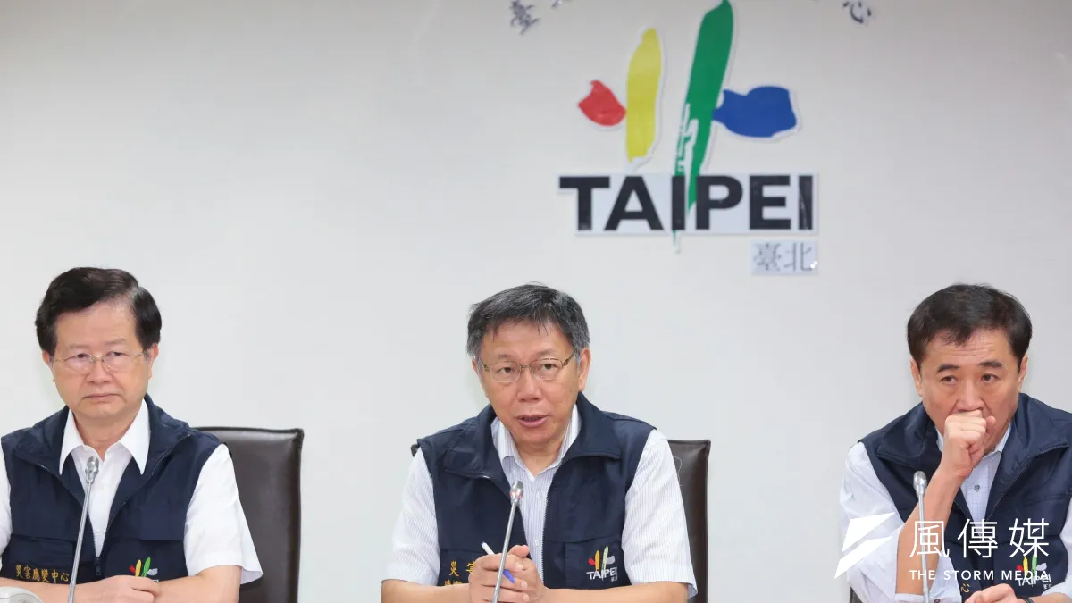 台北市長柯文哲到台北市災害應變中心。(顏麟宇攝)