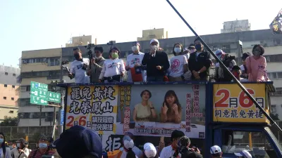 1月23日,民團舉行罷免黃捷遊行,包含立委吳怡玎以及該區藍營市議員等民代均到齊響應。(讀者提供)