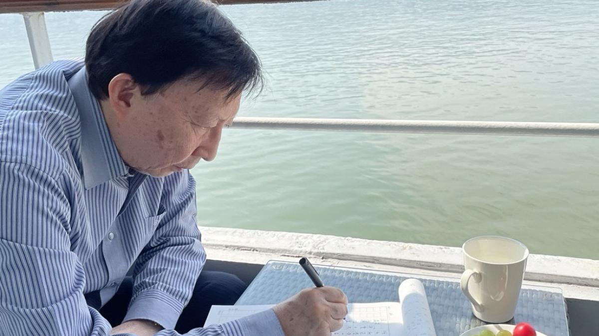 趙心屏專文:上官鼎的多元宇宙─寫作讓心靈馳騁在另一個境界