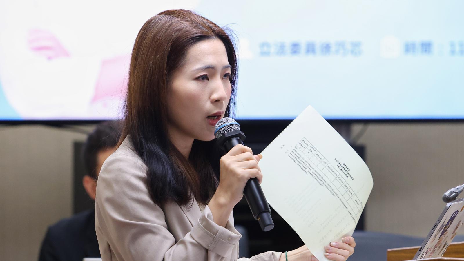 教召撞期投票日!徐巧芯曝國軍緊急補救措施:顧立雄你累了嗎?